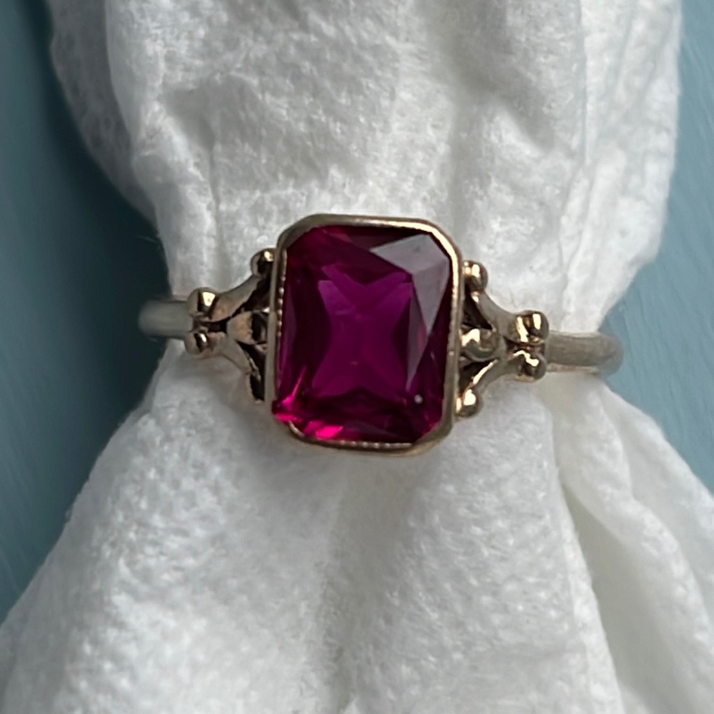 Vintage 10k July birthstone ring.  Simulated ruby.
